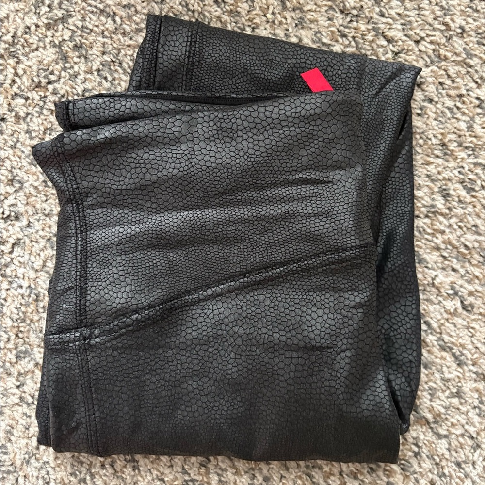 Women's SPANX Black Snakeskin Leggings - Picture 2 of 4